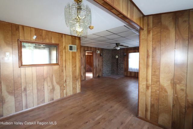 10 Park Circle, Mount Marion, NY 12456