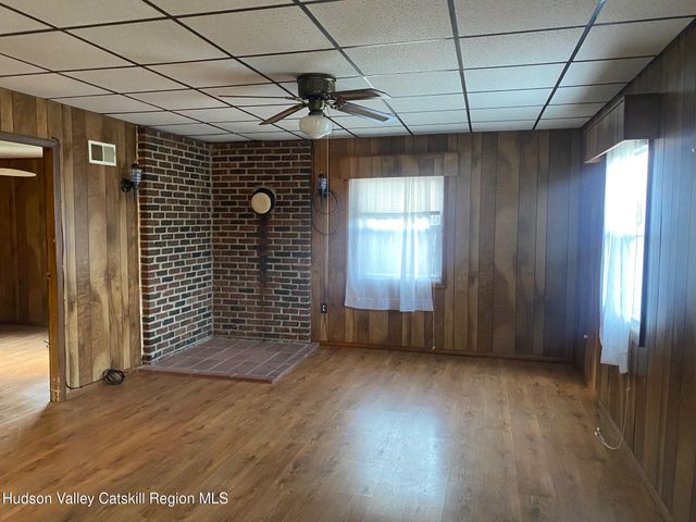 10 Park Circle, Mount Marion, NY 12456