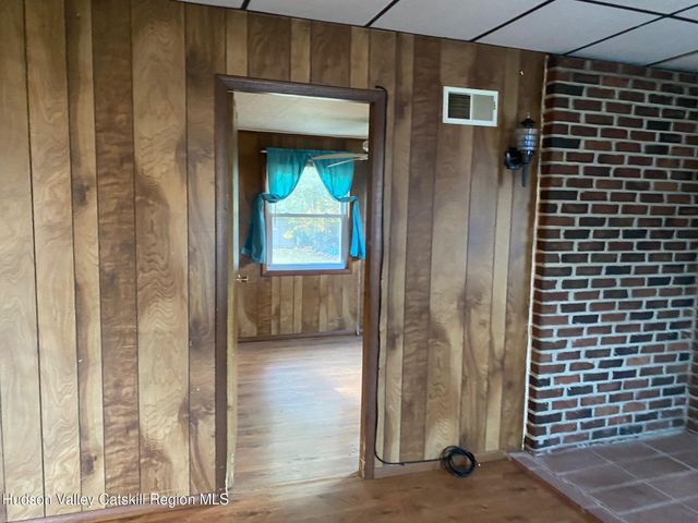 10 Park Circle, Mount Marion, NY 12456