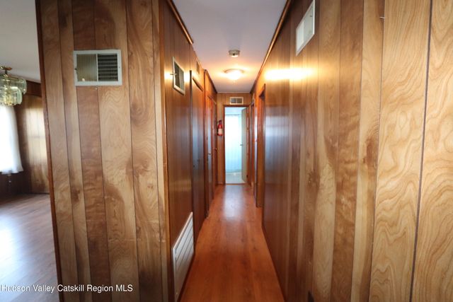 10 Park Circle, Mount Marion, NY 12456