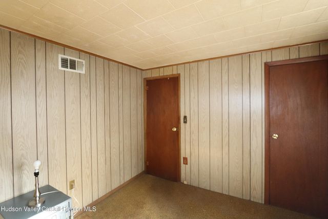 10 Park Circle, Mount Marion, NY 12456