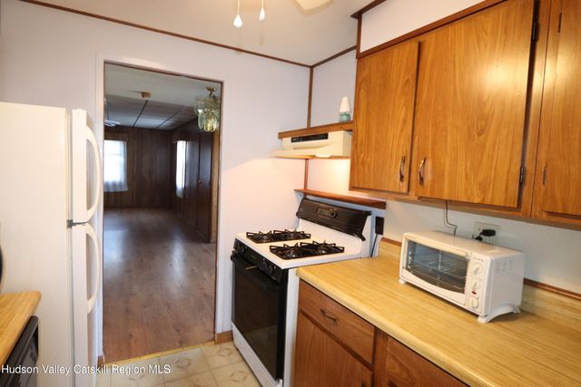 10 Park Circle, Mount Marion, NY 12456