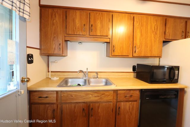 10 Park Circle, Mount Marion, NY 12456