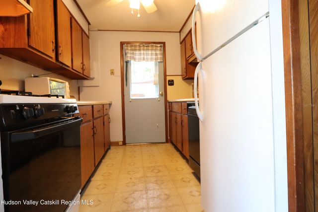 10 Park Circle, Mount Marion, NY 12456