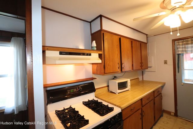 10 Park Circle, Mount Marion, NY 12456