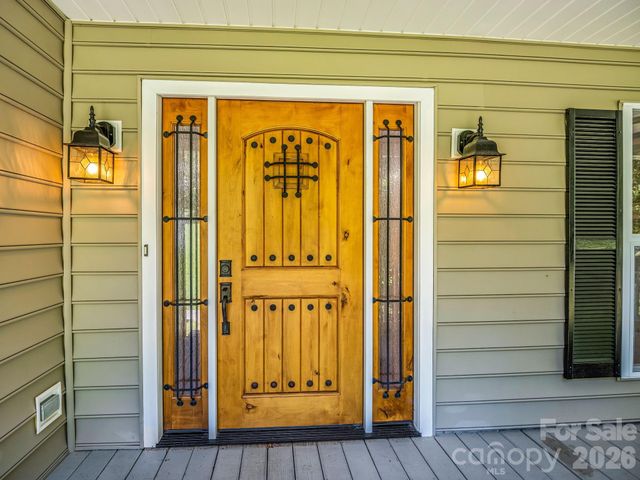 69 Ivy Lane, Fletcher, NC 28732