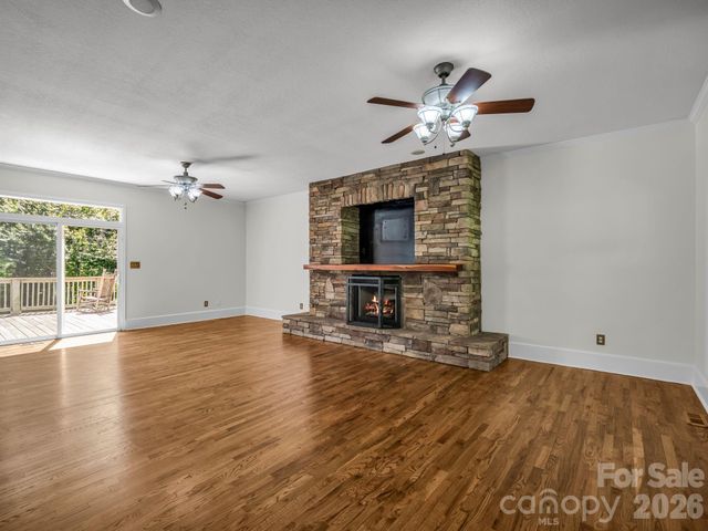 69 Ivy Lane, Fletcher, NC 28732