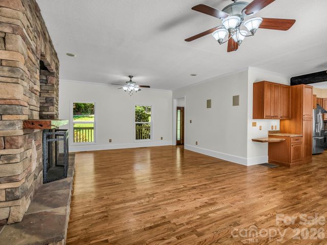 69 Ivy Lane, Fletcher, NC 28732