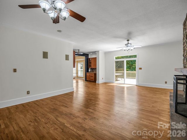 69 Ivy Lane, Fletcher, NC 28732