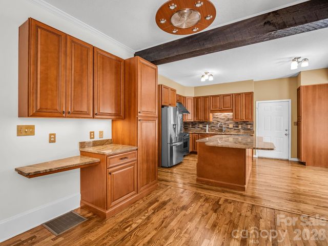 69 Ivy Lane, Fletcher, NC 28732