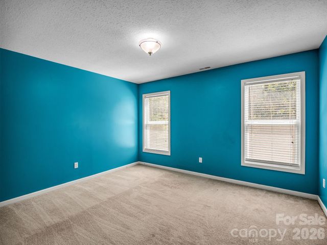 69 Ivy Lane, Fletcher, NC 28732