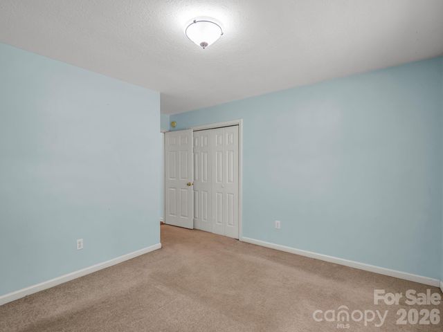 69 Ivy Lane, Fletcher, NC 28732