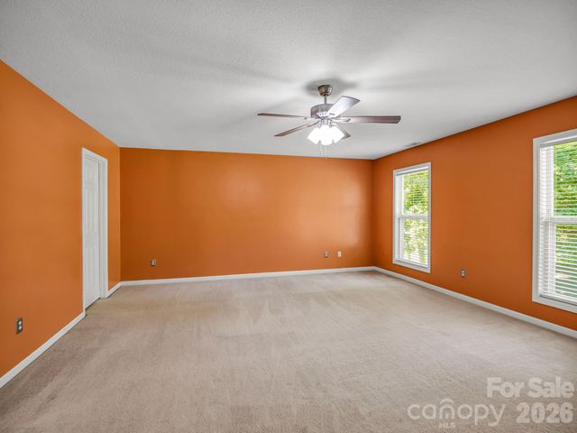 69 Ivy Lane, Fletcher, NC 28732