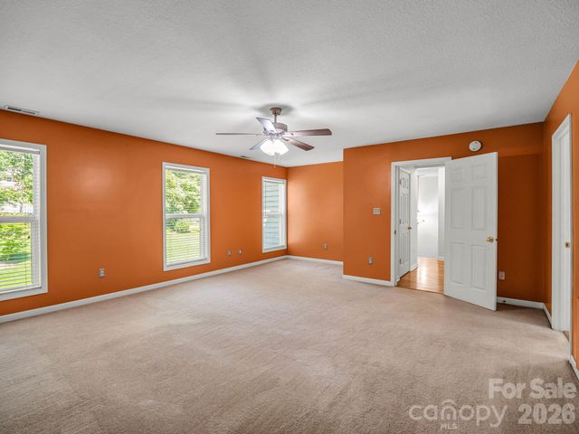 69 Ivy Lane, Fletcher, NC 28732