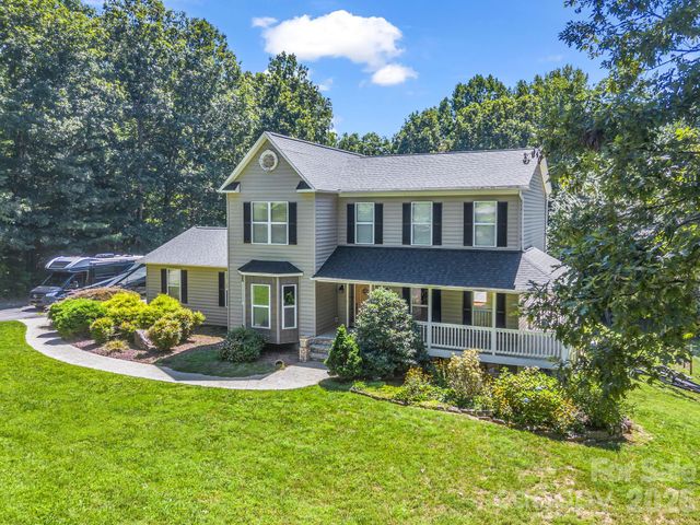 69 Ivy Lane, Fletcher, NC 28732