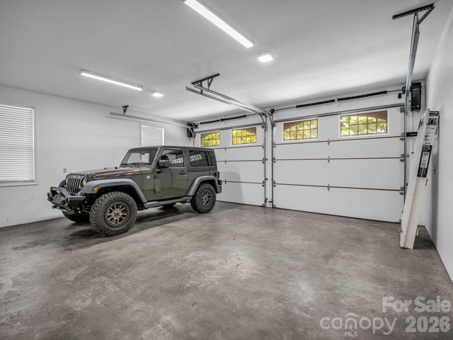 69 Ivy Lane, Fletcher, NC 28732