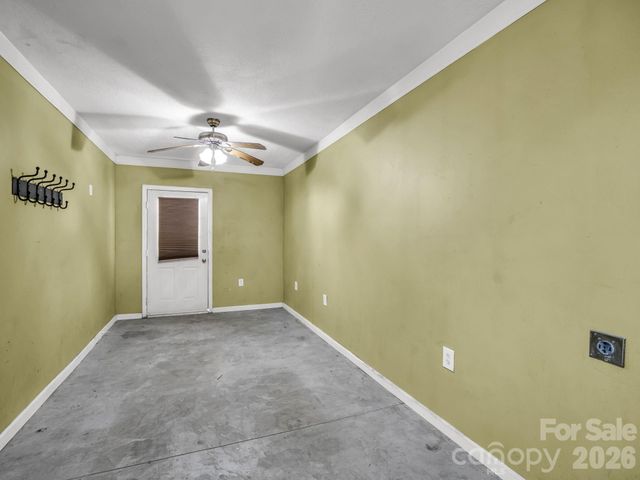 69 Ivy Lane, Fletcher, NC 28732