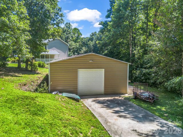 69 Ivy Lane, Fletcher, NC 28732