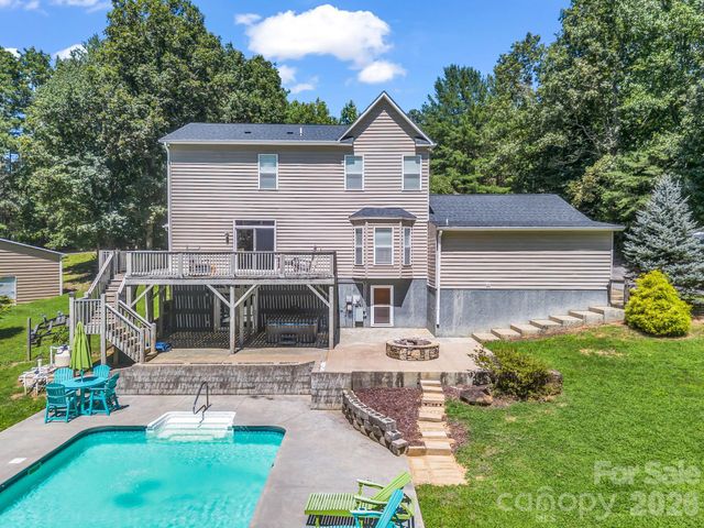 69 Ivy Lane, Fletcher, NC 28732