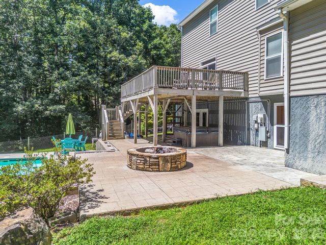69 Ivy Lane, Fletcher, NC 28732