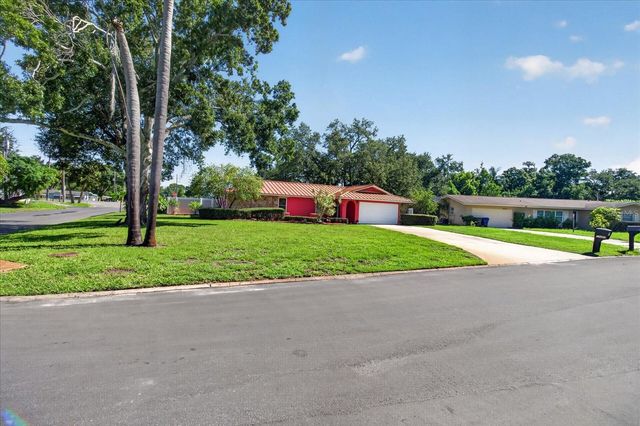13497 OVAL DRIVE E, Largo, FL 33774