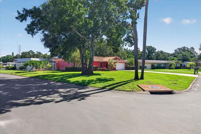 13497 OVAL DRIVE E, Largo, FL 33774