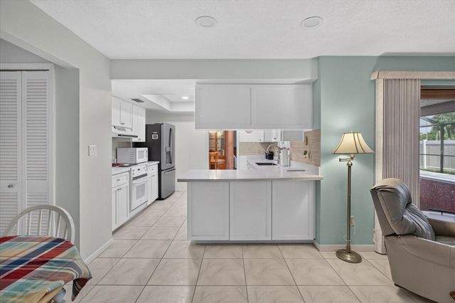 13497 OVAL DRIVE E, Largo, FL 33774