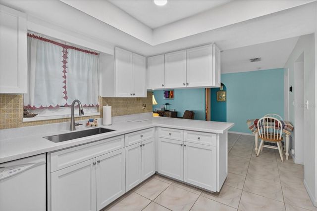 13497 OVAL DRIVE E, Largo, FL 33774