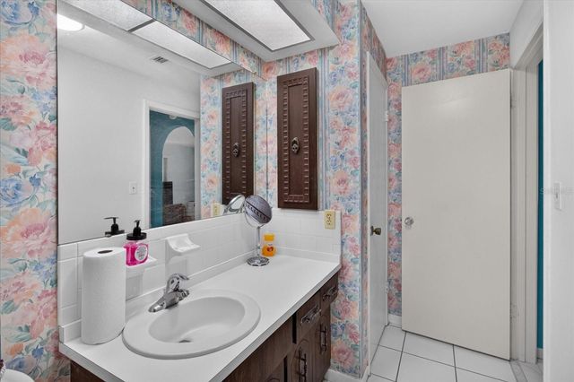 13497 OVAL DRIVE E, Largo, FL 33774