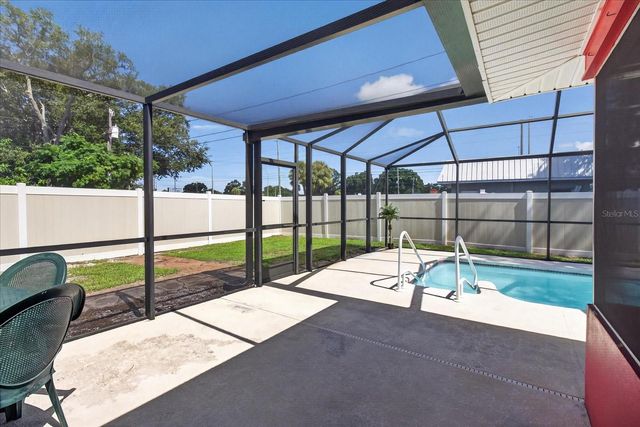 13497 OVAL DRIVE E, Largo, FL 33774