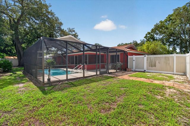 13497 OVAL DRIVE E, Largo, FL 33774