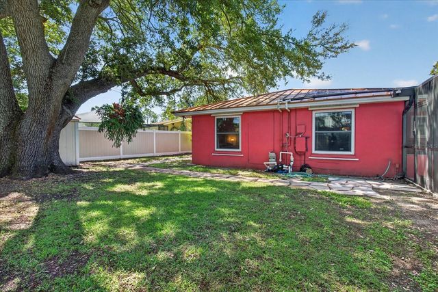 13497 OVAL DRIVE E, Largo, FL 33774