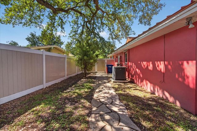 13497 OVAL DRIVE E, Largo, FL 33774