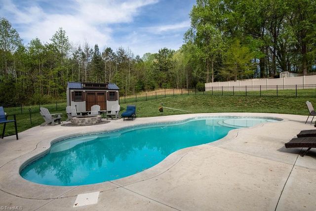 4882 Colonial Circle, Trinity, NC 27370