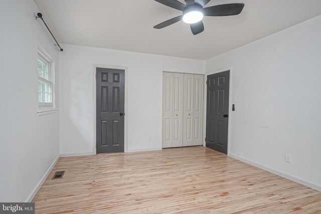 13 AVON CT, Blackwood, NJ 08012