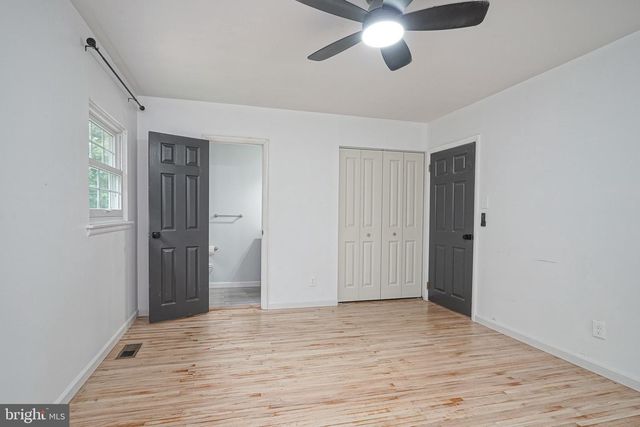 13 AVON CT, Blackwood, NJ 08012