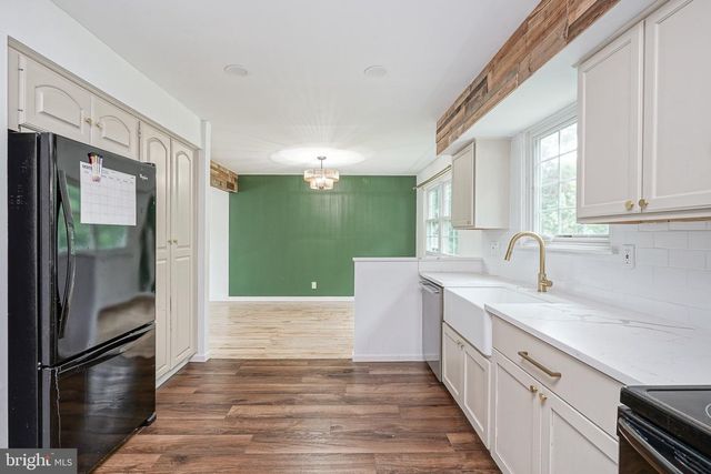 13 AVON CT, Blackwood, NJ 08012