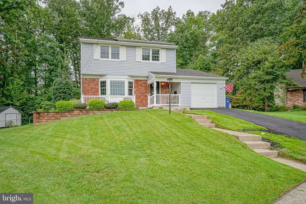 13 AVON CT, Blackwood, NJ 08012 — exterior