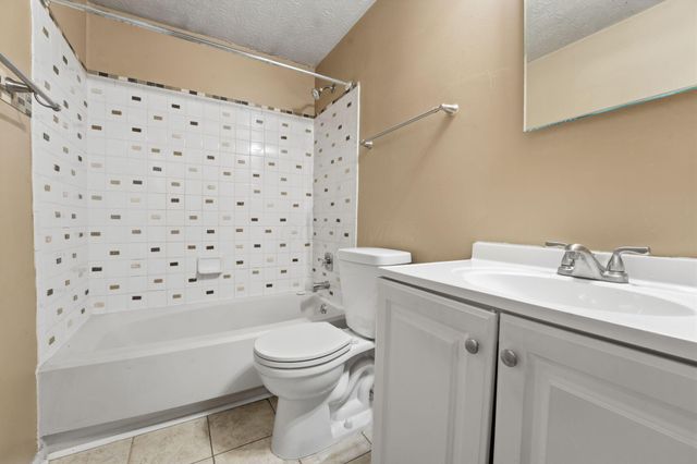 1565 Rock Creek Drive, Grove City, OH 43123