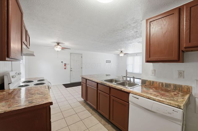 1565 Rock Creek Drive, Grove City, OH 43123