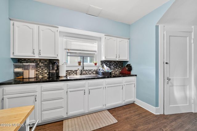 2239 Eastbrook Drive, Toledo, OH 43613