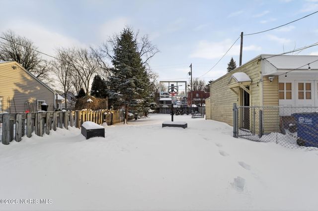 2239 Eastbrook Drive, Toledo, OH 43613