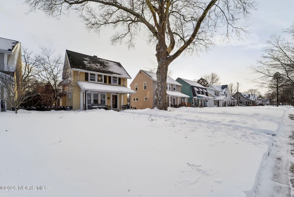 2239 Eastbrook Drive, Toledo, OH 43613