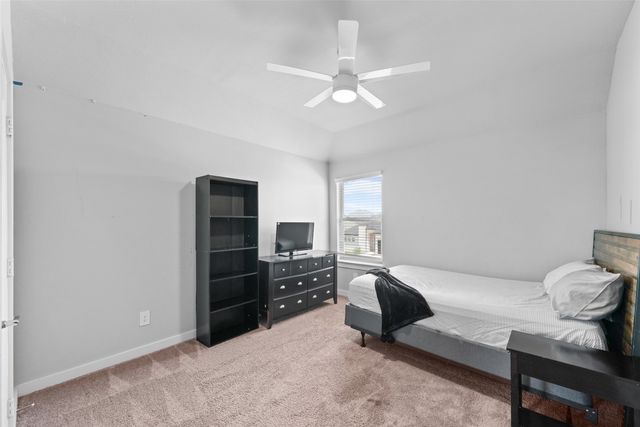 302 Coyote Creek Drive, Lavon, TX 75166