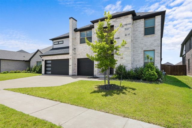 302 Coyote Creek Drive, Lavon, TX 75166