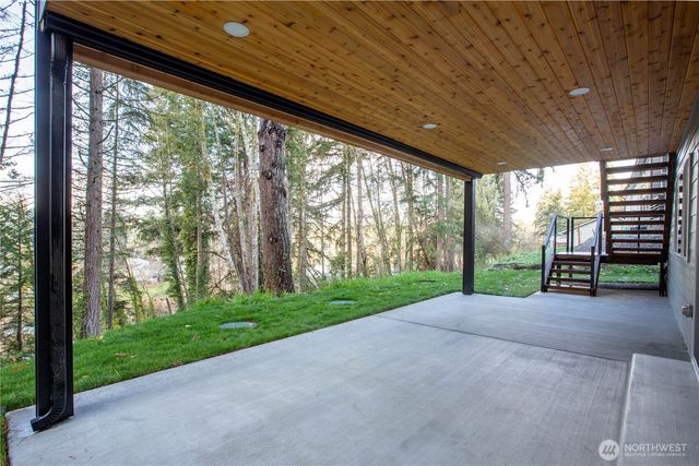 6145 Lake Saint Claire Drive SE, Olympia, WA 98513