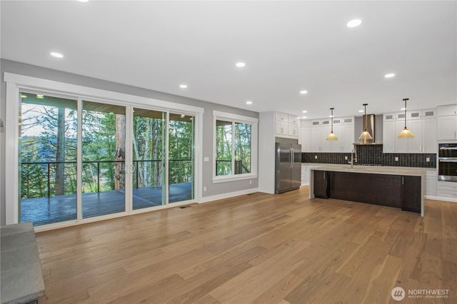 6145 Lake Saint Claire Drive SE, Olympia, WA 98513