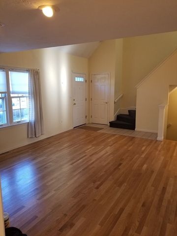 24 Washington Green 24, Walpole, MA 02032
