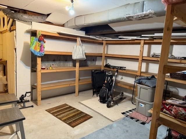 24 Washington Green 24, Walpole, MA 02032
