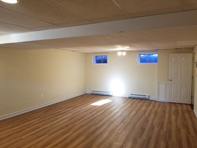 24 Washington Green 24, Walpole, MA 02032